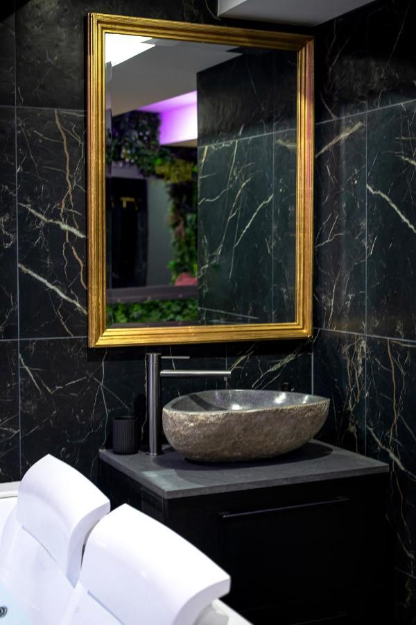 Love Room “La Nuit De Reve” Centre Historique 佩皮尼昂 外观 照片